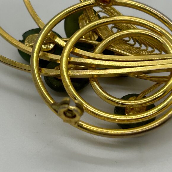 Vintage Gold-Tone Brooch With Green Stone Accents Retro Floral Design Pin - Picture 12 of 13